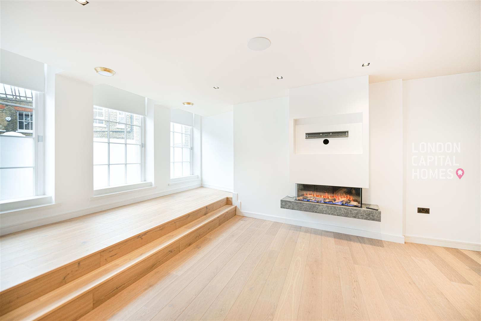 4 bed property in Oldbury Place, London